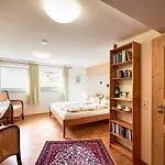 מלון דירות Haus Am Waldpark 5*